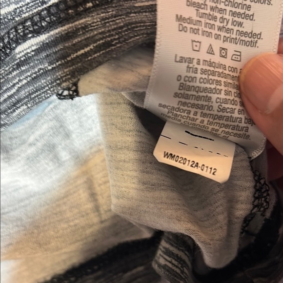 Danskin Gray Fitted Sleeveless Tank Top - Picture 5 of 9